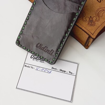 Hakiki deri el dikimi şık ve zarif deri kartlık